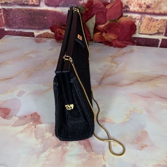 Vintage Y2K DKNY Black and Gold Satin Convertible Framed Evening Bag Clu… - Picture 6 of 15